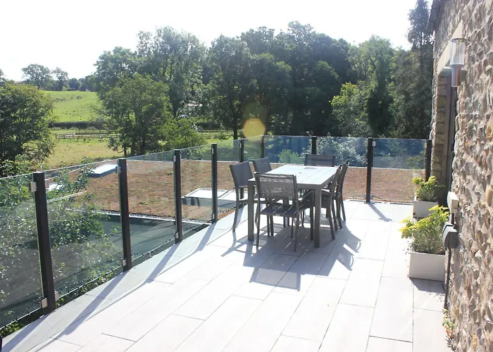 Riverbank Cottage