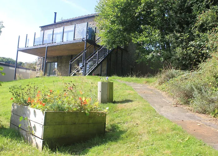 Riverbank Cottage
